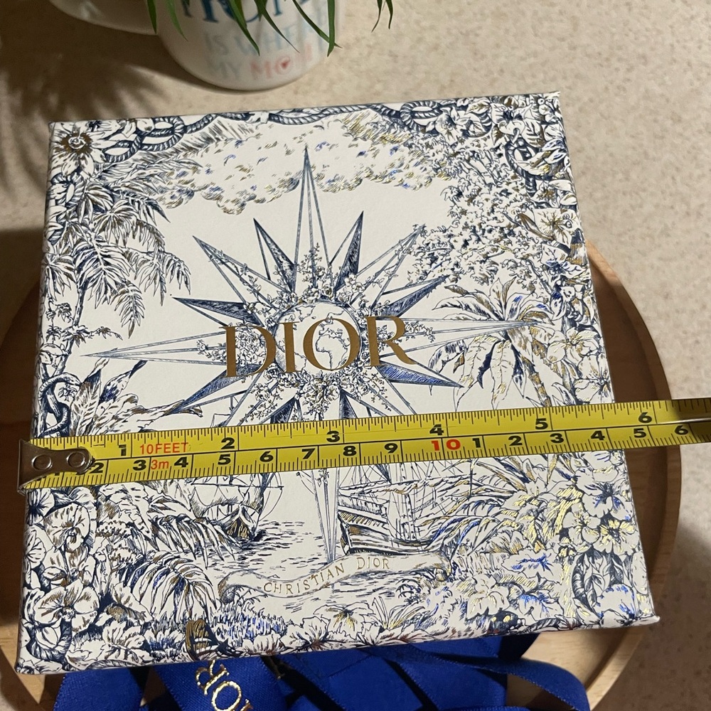 ⭐️NEW DIOR Gift Box and Ribbon⭐️ - Picture 2 of 2